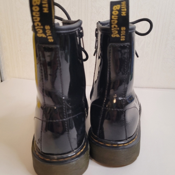 Dr. Martens Black Patent Leather Combat Boots Womens Size 7 Goth Emo Scene 1460Y - Picture 6 of 8
